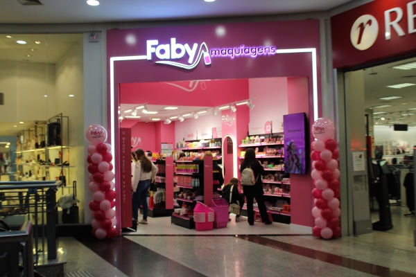 Faby Maquiagens