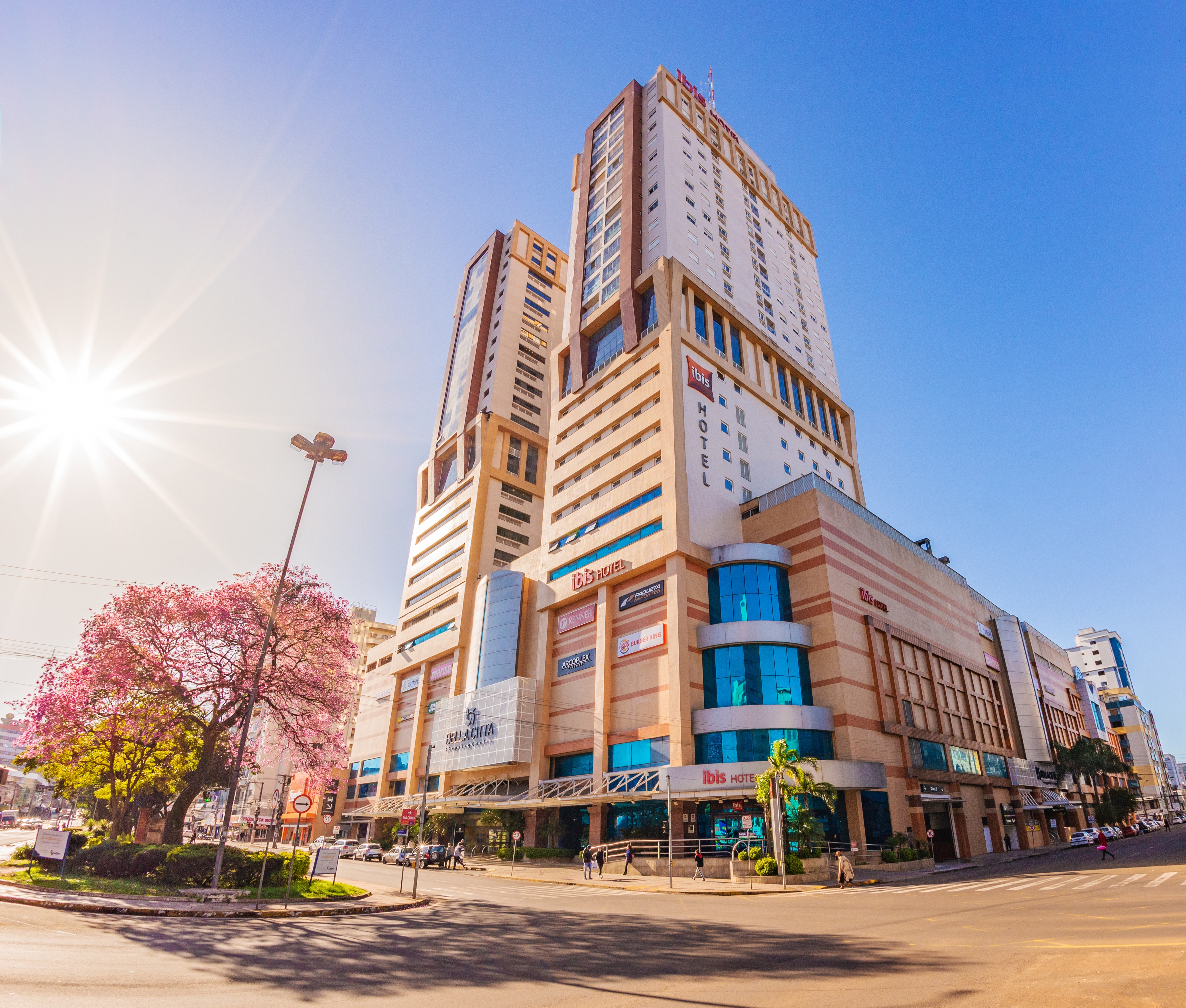 Bella Città Shopping oferece descontos, entretenimento e experiências 