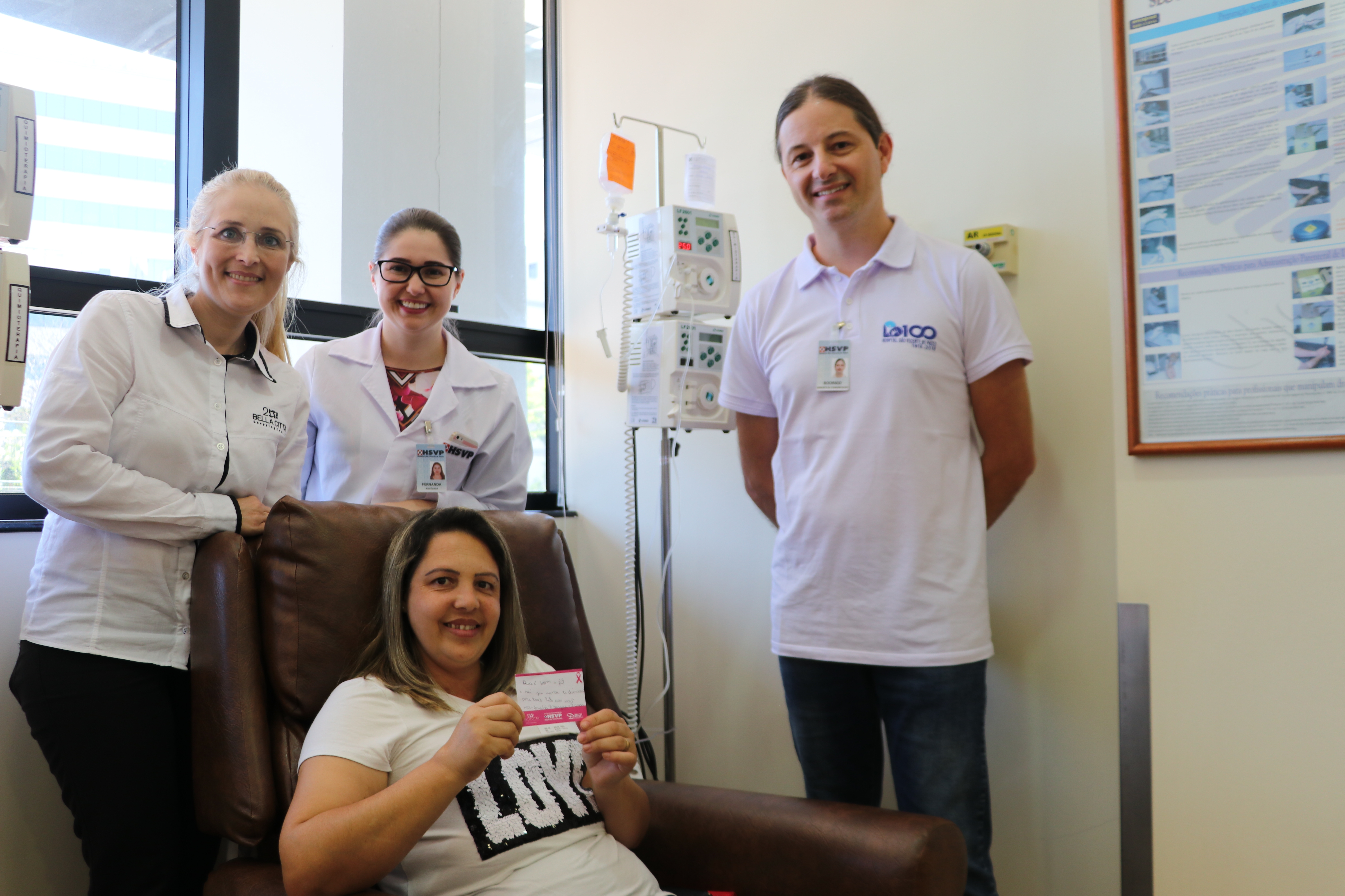 Bella Città Shopping entrega mensagens de apoio a pacientes com câncer de mama do Hospital São Vicente de Paulo