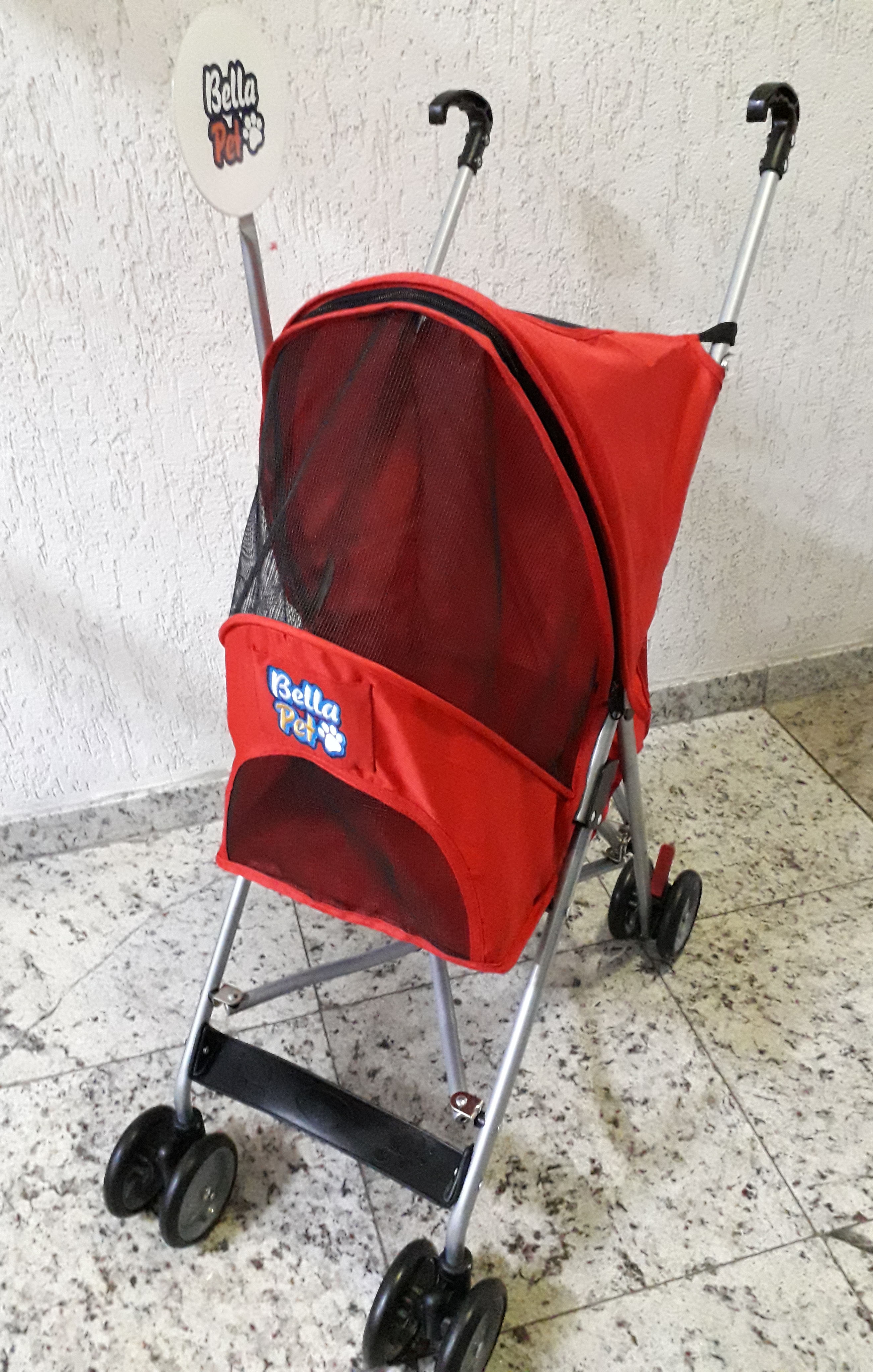 Bella Città Shopping disponibiliza carrinhos para cães e gatos